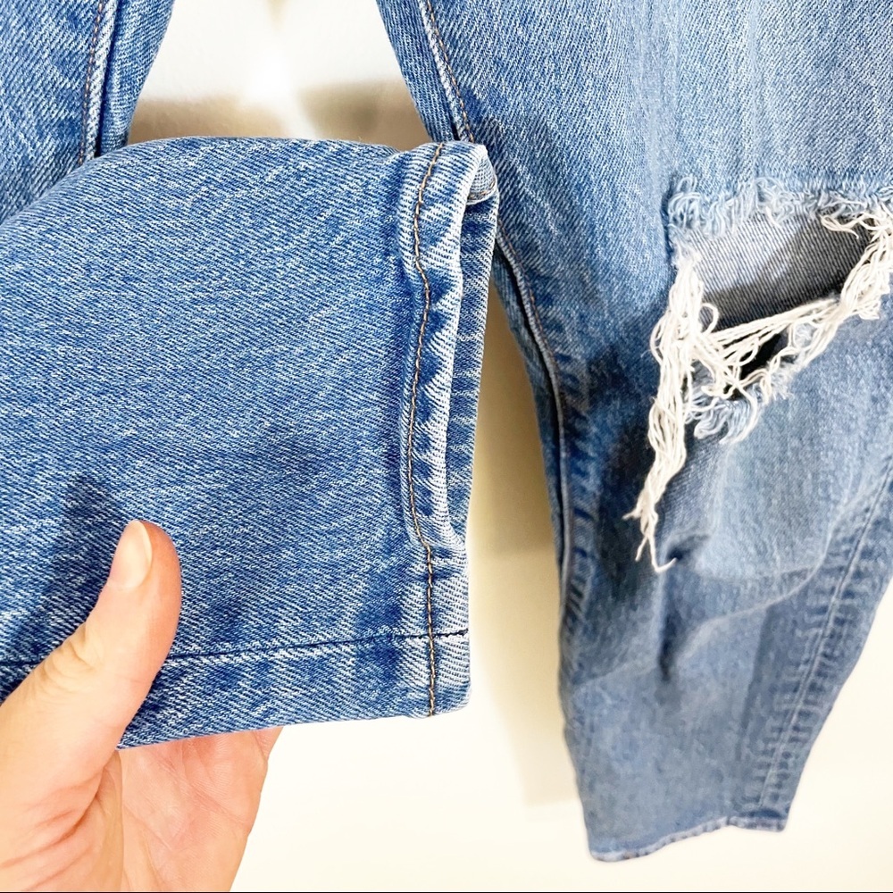 LEVIS Wedgie Straight Distressed High Rise Jean 25 - Picture 6 of 11